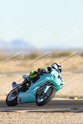 media/Dec-07-2025-CVMA (Sun) [[3e7d2de5dc]]/Race 16-Formula Middleweight/